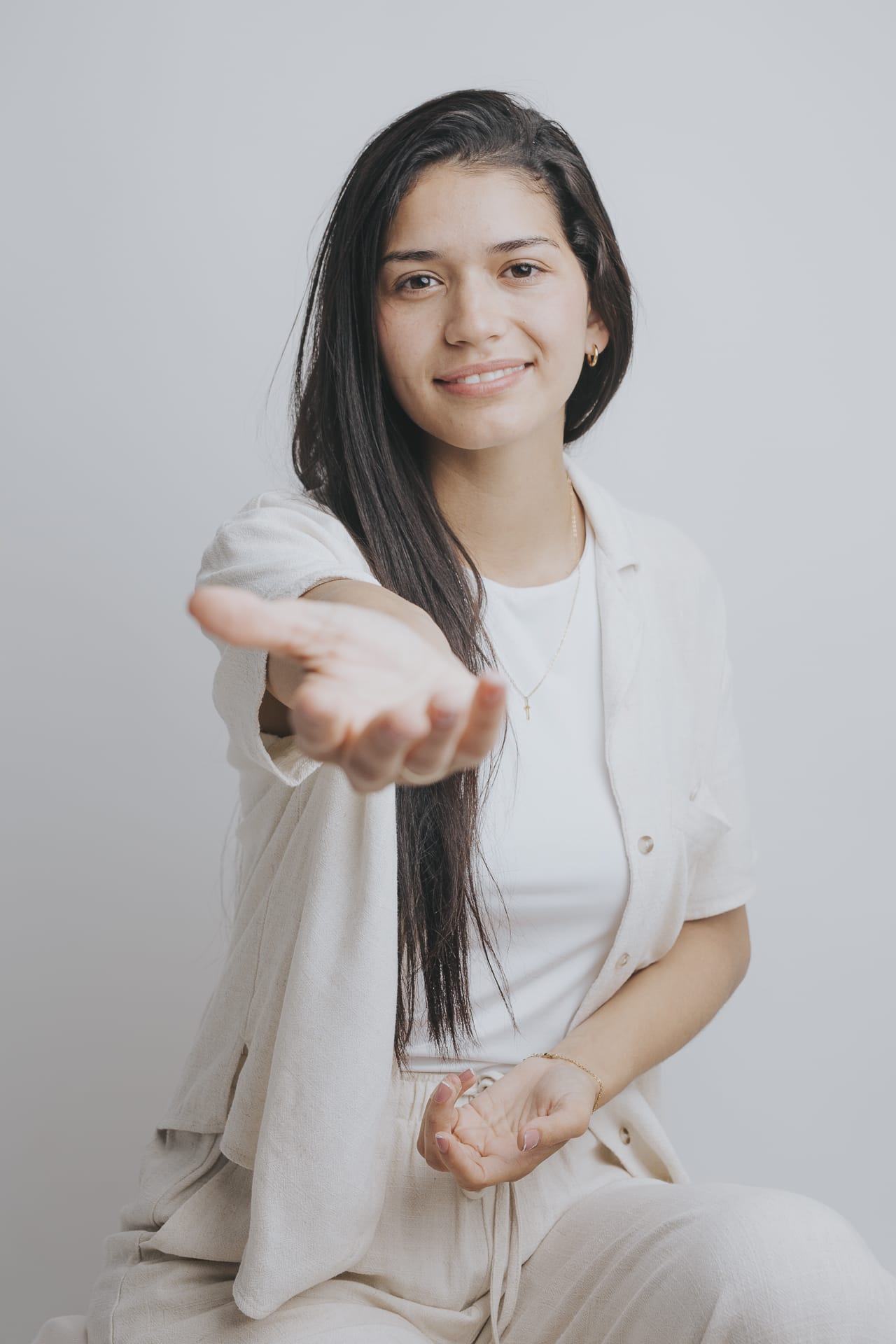 Bienvenida con la mano extendida — Bolalla